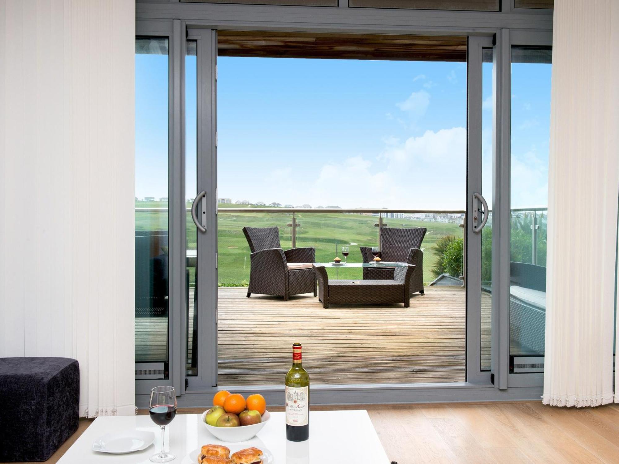 Fistral View - 3 Cribbar Apartment นิวคีย์ ภายนอก รูปภาพ
